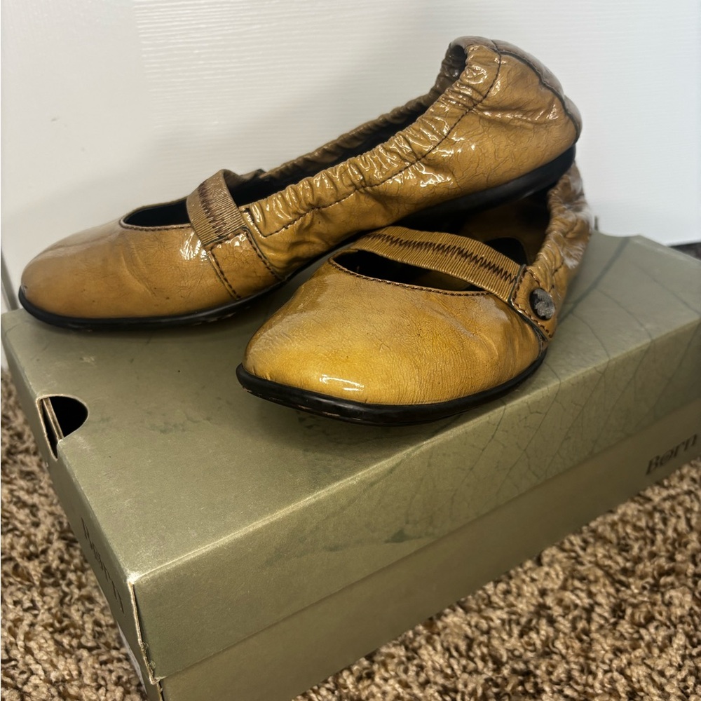 Women’s Born Sokal Taupe Madera Patent Leather Flats